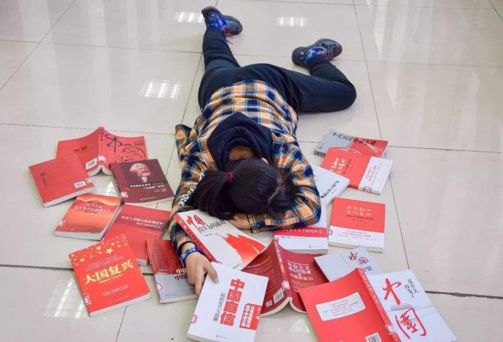 另类的炫富摔你见过几个?看见最后一个笑得眼泪都出来了