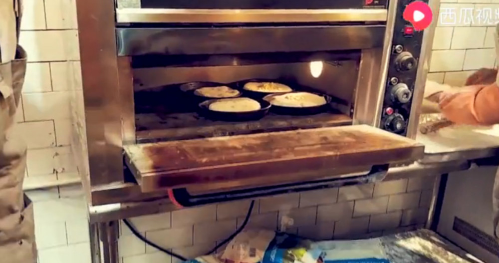 为什么很多人吃过网红芝士榴莲饼都说太坑,网