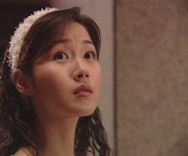 万绮雯——在《精武门》剧中,她与甄子丹扮演的陈真相恋