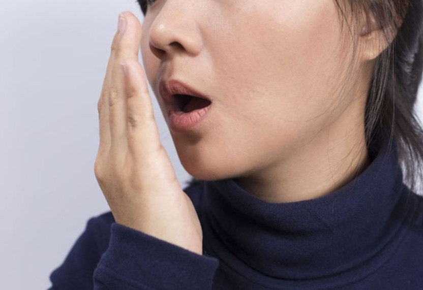 口臭总是被"嫌弃",牙医教你一个小妙招,让你嘴巴越来越香