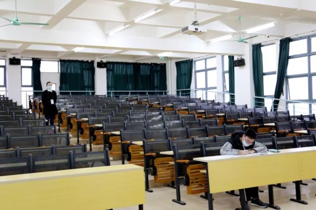 专插本考试广大松田考点首日直击!时间轴,还有