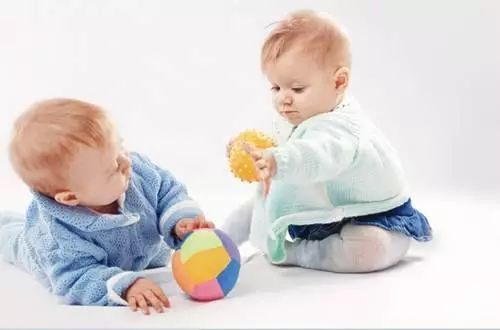 1岁半孩子不愿意分享玩具还会打人 怎么办 腾讯新闻