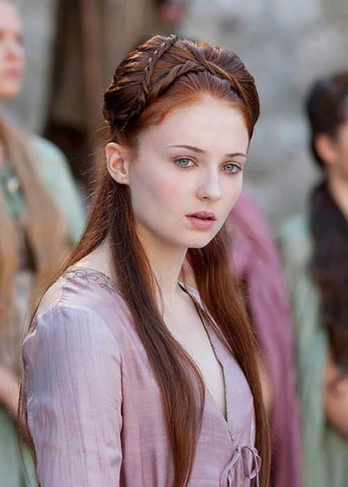 《权力的游戏》:珊莎为何从"优雅淑女"变成了"腹黑心机女"?