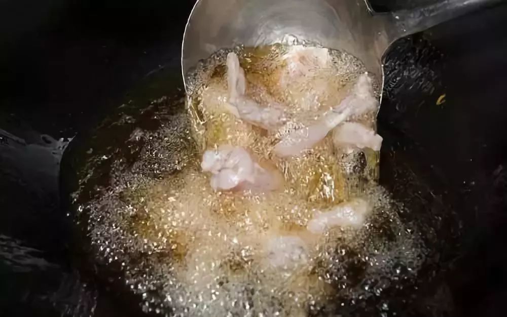 滑油直接影响菜肴口感,油温控制操作技巧厨师必看