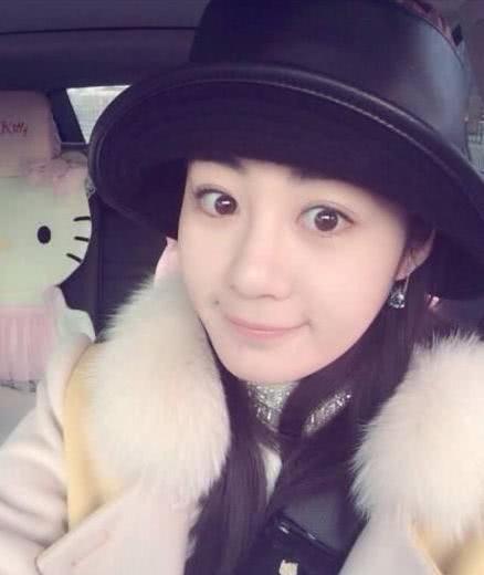 王小蒙晒自拍,减肥成功气质非凡,网友:比之前还漂亮