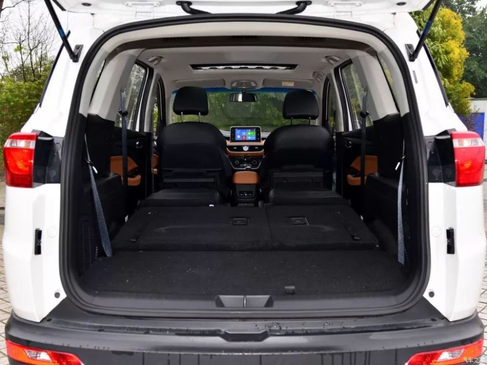 最低售价6.88万,手动挡开出了自动挡的感觉,这