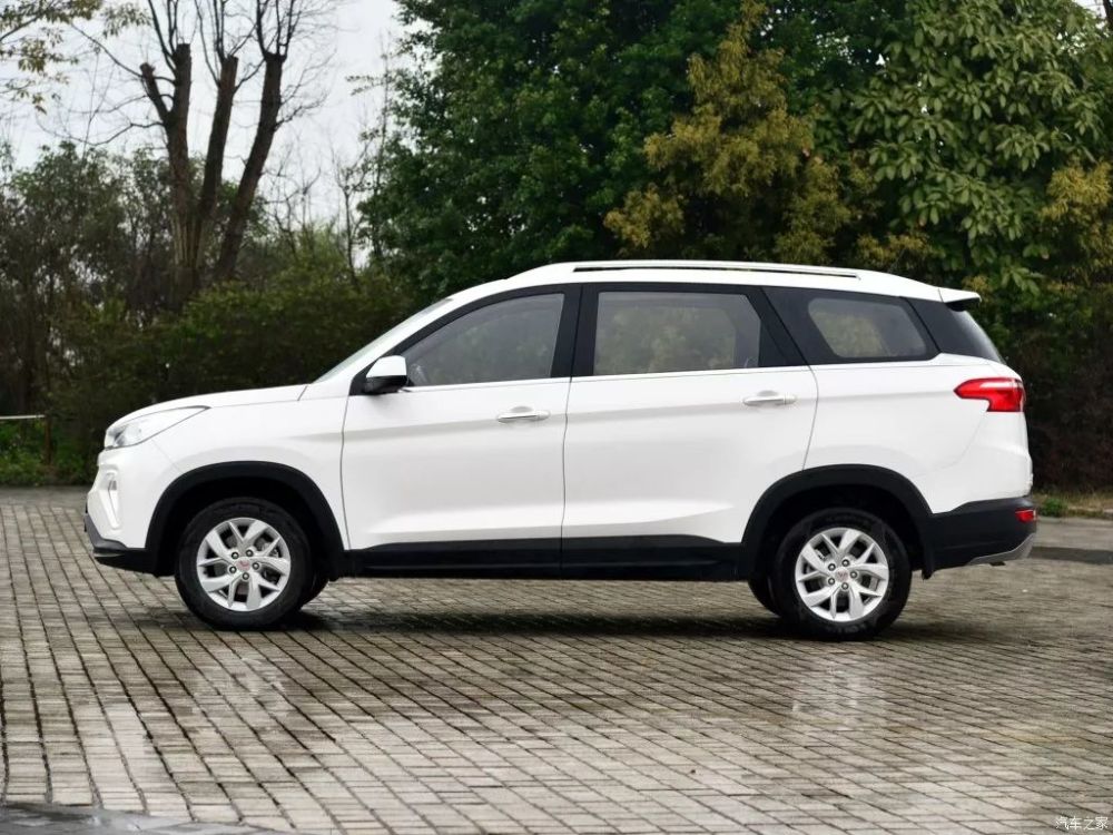 最低售价6.88万,手动挡开出了自动挡的感觉,这