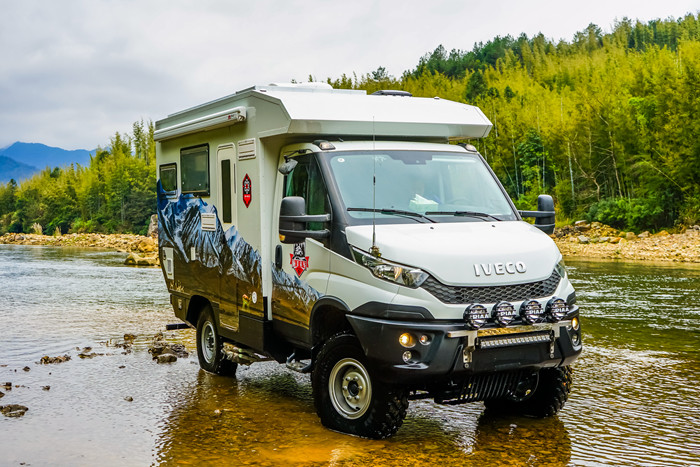 国六进口依维柯4x4房车到底牛在哪里?我来告诉你.