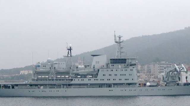 718工程配套船只——925型"大江"级远洋打捞救生船