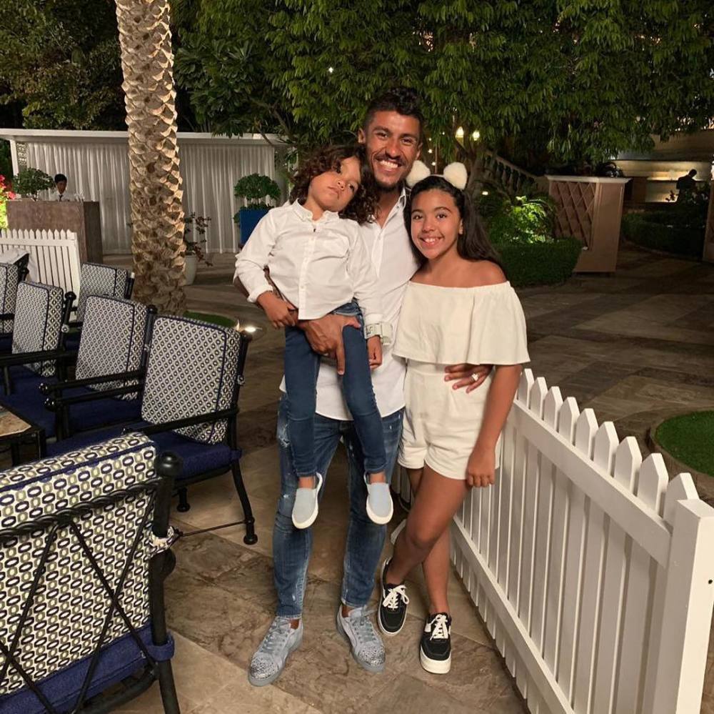 保利尼奥场外上演别样大四喜 妻子天体助威方式很特别_腾讯新闻