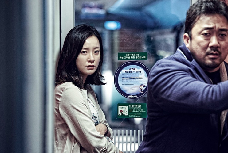 《釜山行》揭开人性的阴暗温暖,列车员眼神表明一切,网友:悬疑