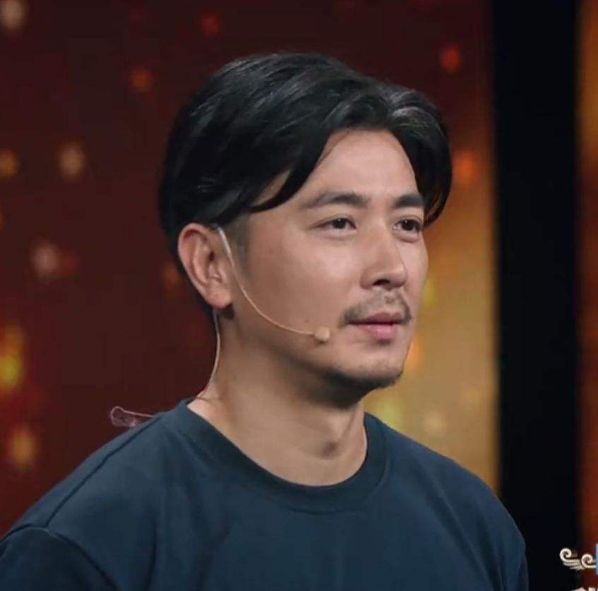 44岁保剑锋老婆曝光,原来是我们熟悉的她,难怪和黄慧颐分手!
