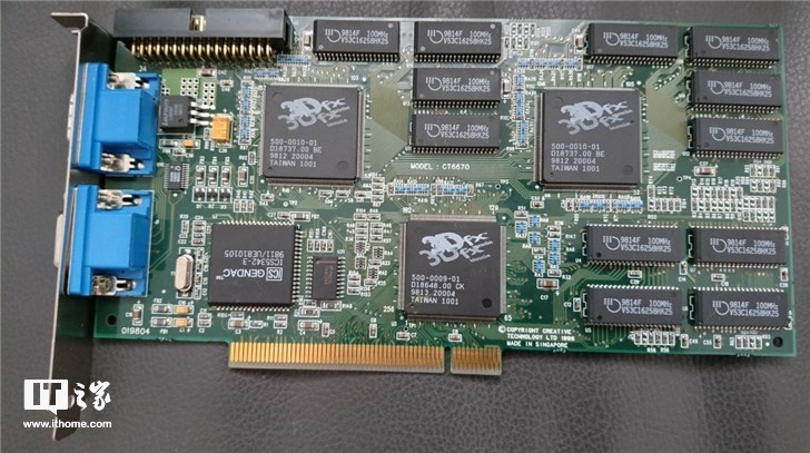 大神用多张voodoo 2显卡玩《半条命》