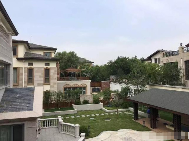 赵丽颖冯绍峰为爱子购置亿元别墅曝光!与那英