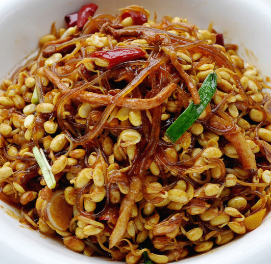 炒黄豆芽时加一宝,血管畅通了,淡斑明目,皮肤越来越细腻白皙