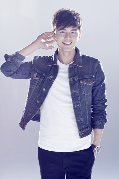 还记得济公传当中的瘦仙童必清吗?如今34岁留长发,帅出天际