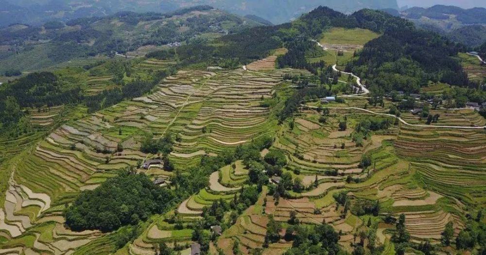 硯山梯田涪洋河鄉村風景慄園度假村九天母石最美鄉村神奇七柱山洪渡河