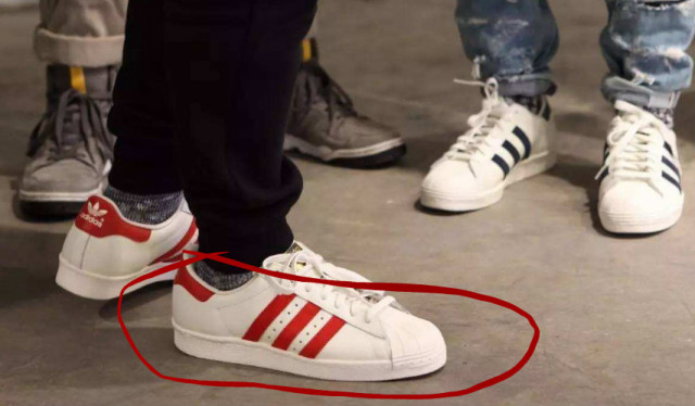 吴亦凡46码的大脚只有一位女演员敢踩,两人还曾在一起甜蜜共舞