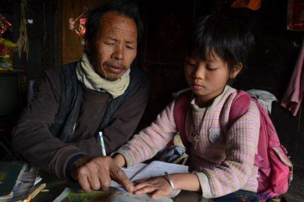 了父亲的角色,因此舅舅的地位很高,在四川民间有"外侄种(似)母舅"一说