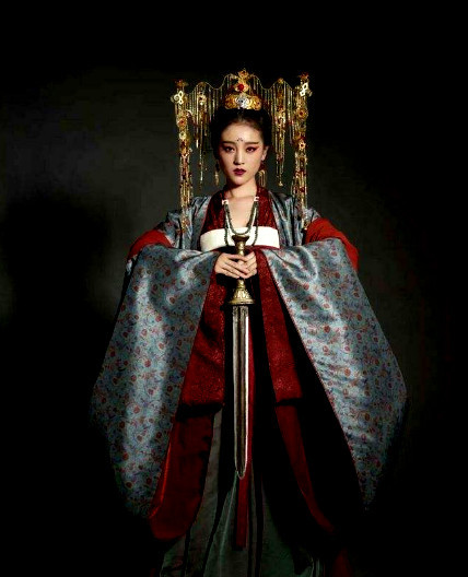 "最美孟婆"何花新剧开拍,网友:就冲何花也要追剧!