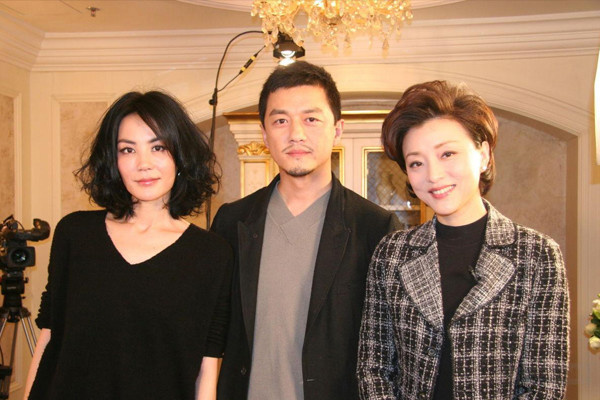 杨澜曾采访王菲,听了王菲这段话后终于明白,她多次婚姻是必然的