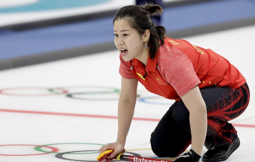 投好每一壶 全力以赴!中国冰壶女队抵达丹麦战世锦赛