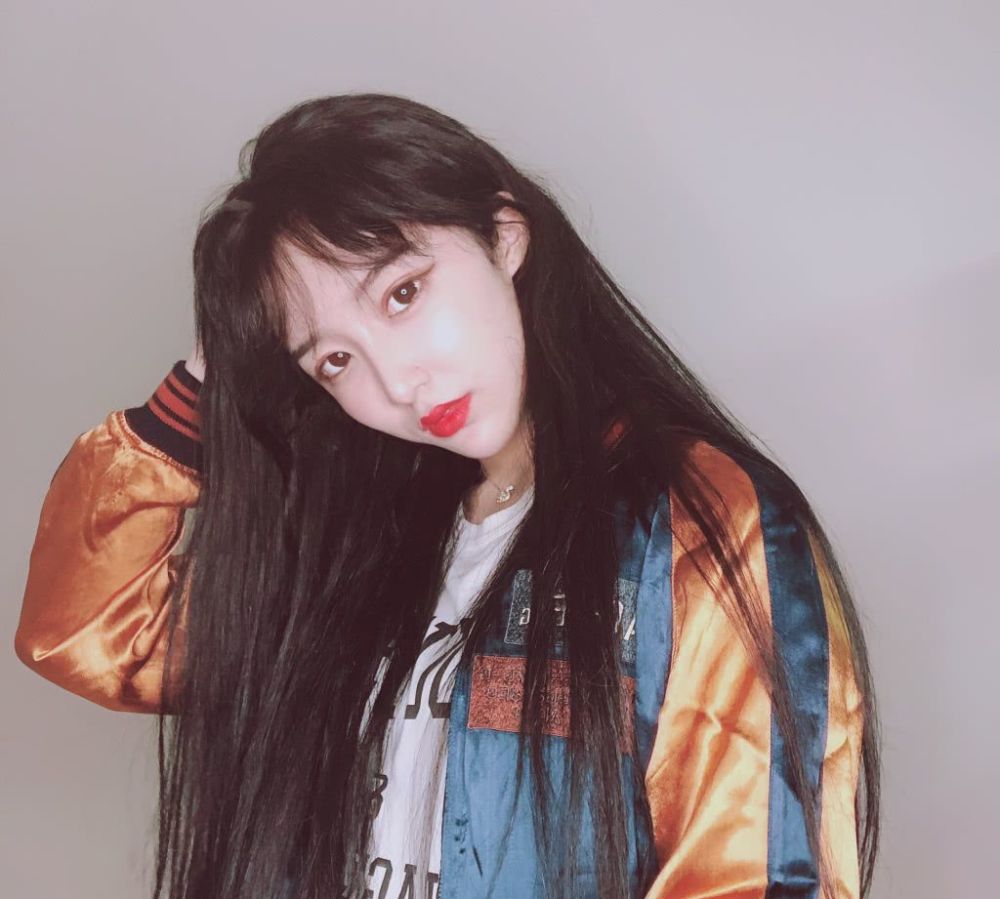 女装大佬艾比是"照骗"?看到他的素颜照后,网友表示:认不出