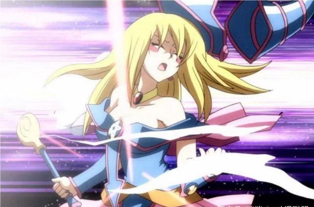 同时也是法老王阿图姆的友人,而她使用的精灵兽就是黑魔术少女,玛哈德