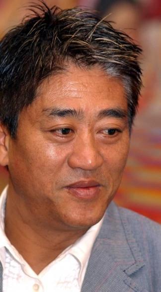 第二位:柯受良,台湾演员,歌手,导演,特技演员.