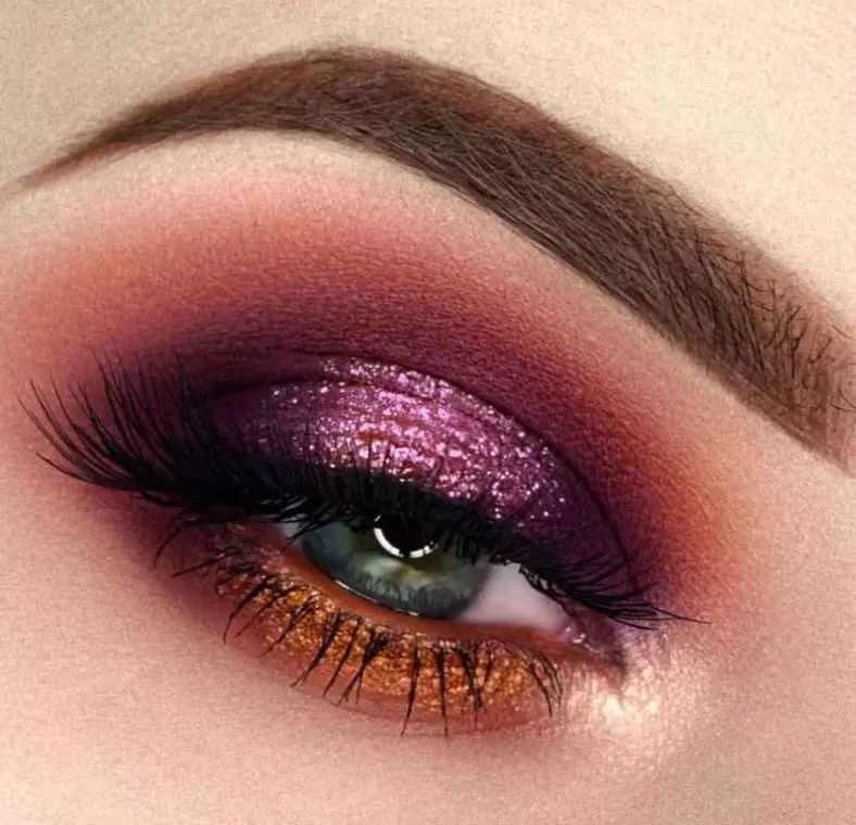 堆上一斤闪粉的眼妆什么样