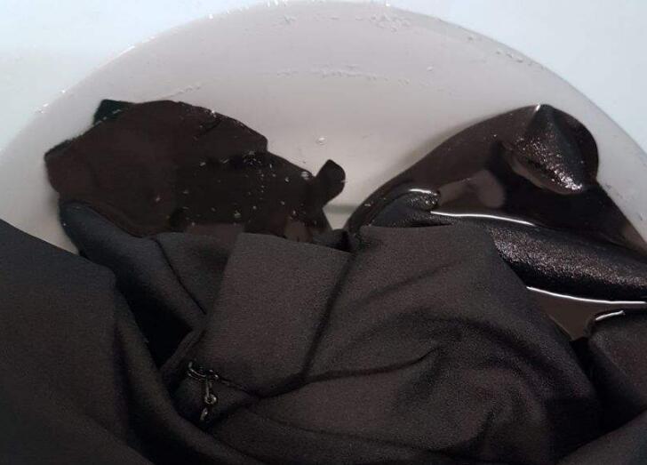 衣服掉色咋办(黑色衣服掉色咋办)