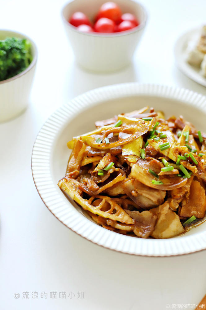 一碗五花肉炒笋片,我可以一口气吃五碗饭!