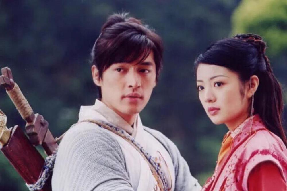 胡歌|肖战新剧7月3日低调开机！搭档胡歌拍摄抗疫剧，通告单令人惊喜