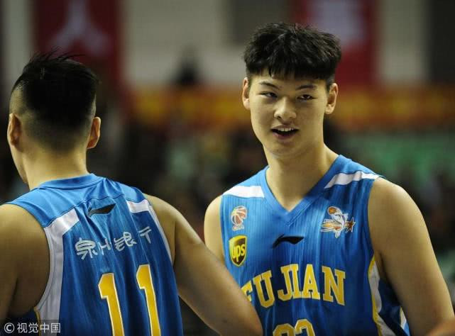 本土新王王哲林:从姚明接班人到被质疑为数据