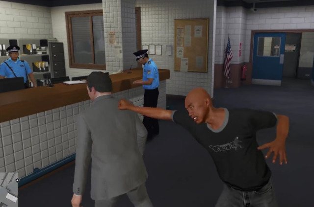 Gta5 跑到警察局中被人打会怎样 警察的举动令我泪目 热备资讯