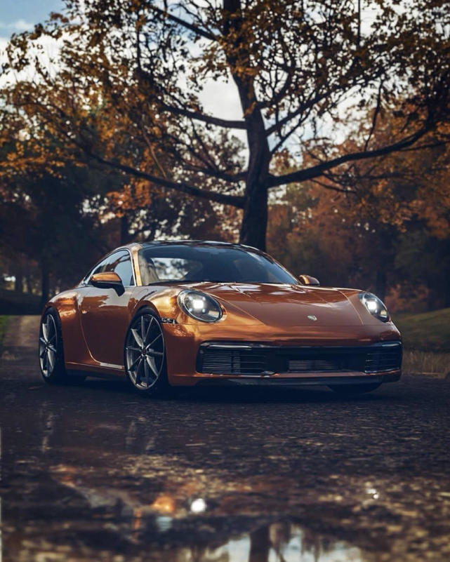 保时捷911992这个配色太美了