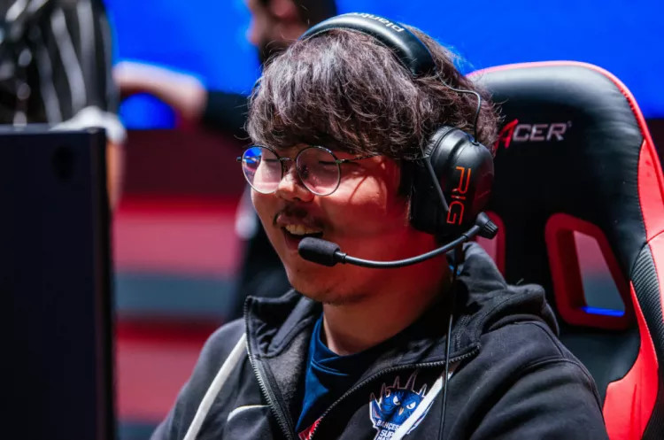 lol"硬汉选手出现",skt唯一李哥wolf最新照片曝光?