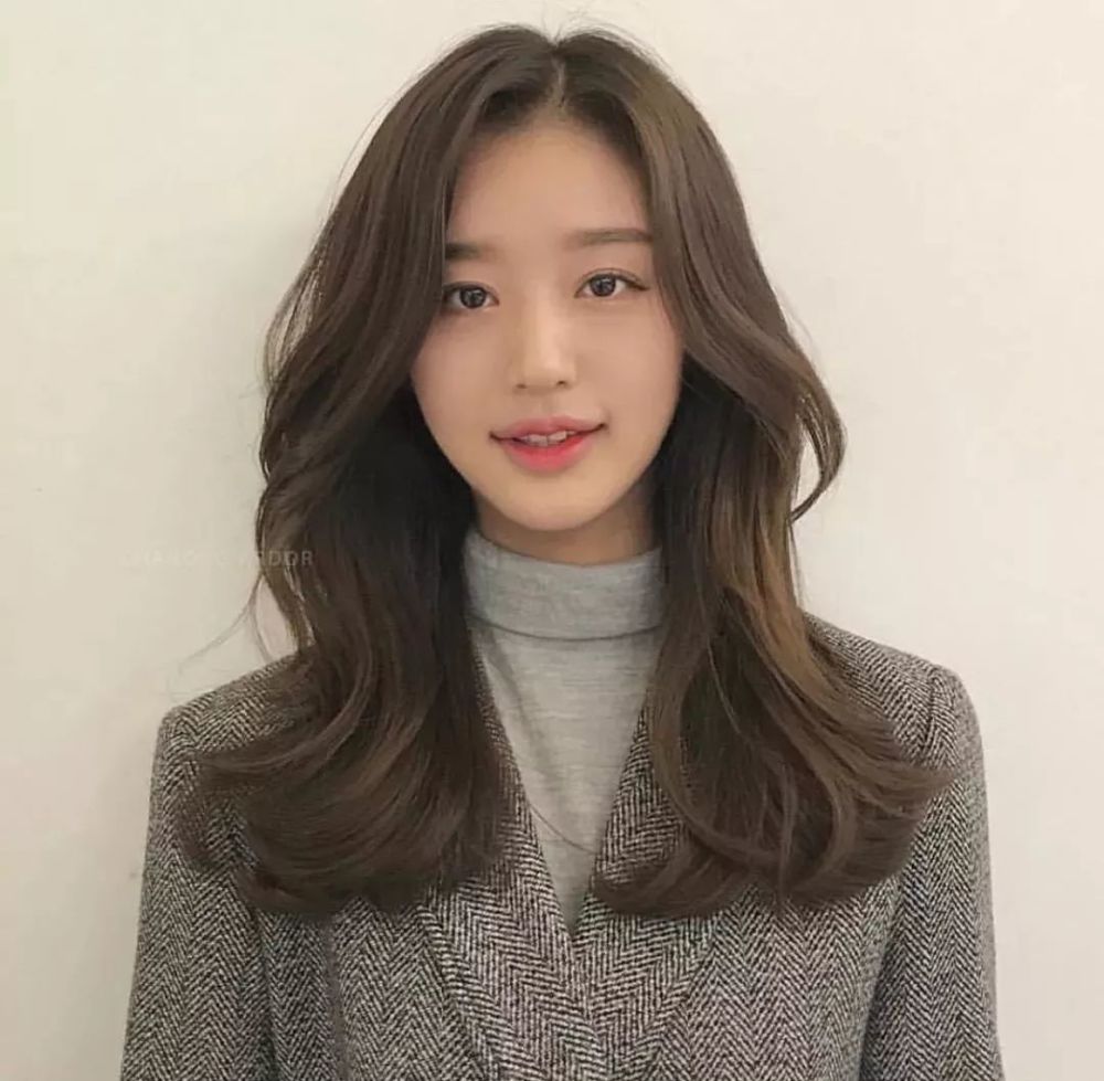 流行云朵烫发型让你美到飘起来