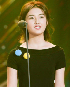 张子枫为啥体重只有八十斤,看她吃夜宵点的饮