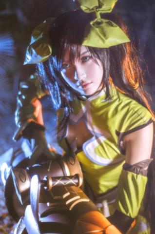 小姐姐cos孙尚香,当看到"大长腿"后,网友:心动了!