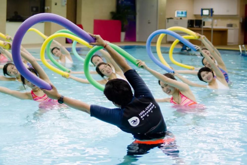 孕妈和宝妈,您有一封来自水中运动的盛夏邀请函