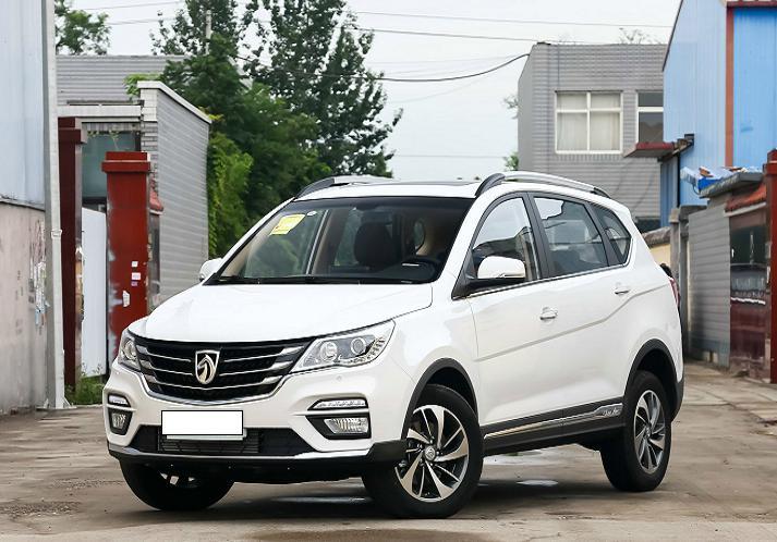 品鉴宝骏560的外观,十足的动感奢华,回头率很高的