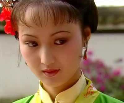 贾琏|贾琏戏熙凤，平儿为何守在屋里？不仅仅因为通房大丫头的缘故