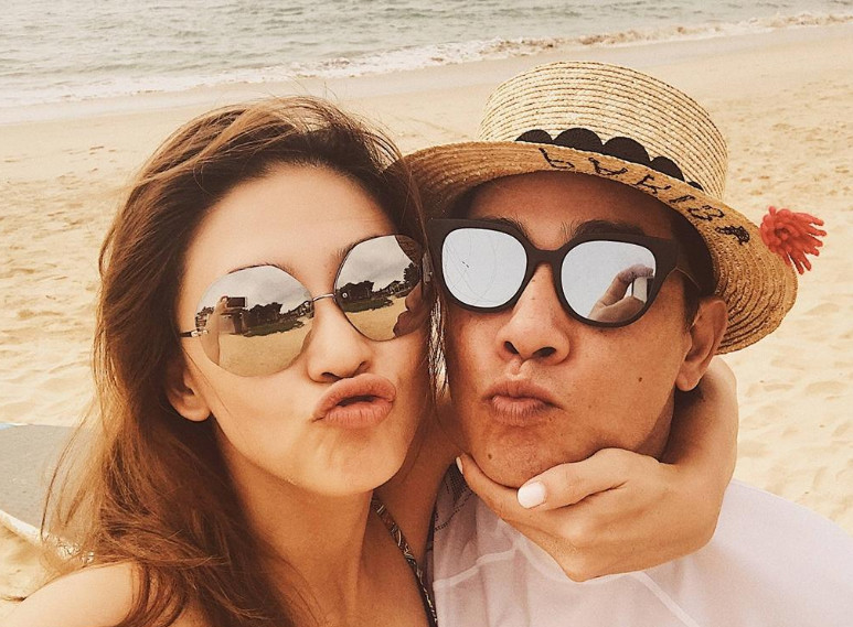 陈小春用废纸当西装口袋巾，山鸡哥超接地气