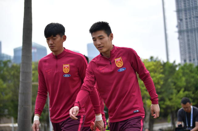 真爱粉!国门颜骏凌熬夜看武磊:西班人球迷上线