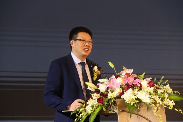 引吭张云峰看数字化与其被动接受不如主动拥抱