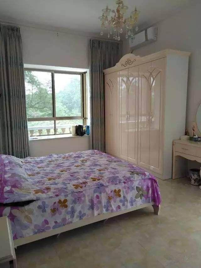 女朋友的闺房,干净整洁!