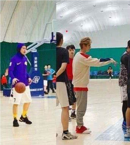 鹿晗打球换鞋,关晓彤帮忙系鞋带,安静的像一个