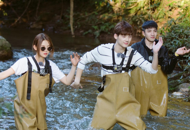 杨超越节目中对金瀚撒娇,听到她对金瀚的称呼后,网友炸锅了!