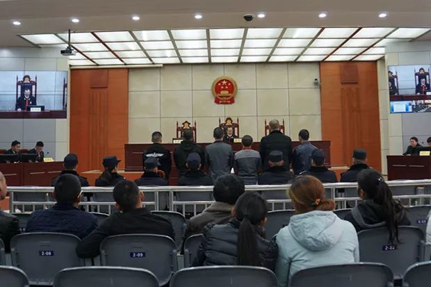 并处罚金,退赔被害人经济损失 这是隆昌 首例一审宣判的涉恶案件